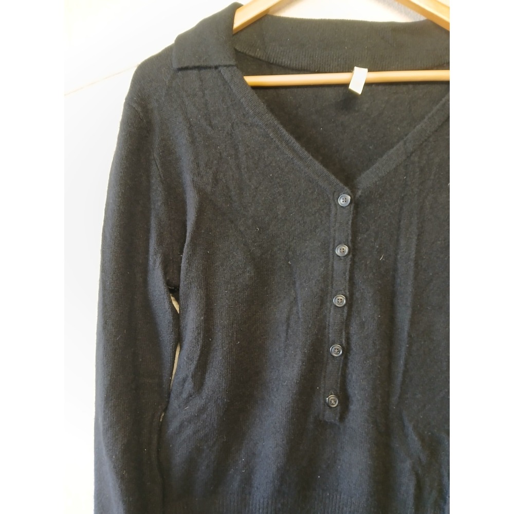 Cashmere Shimera Black Long V-Neck Button-Up Sweater Top